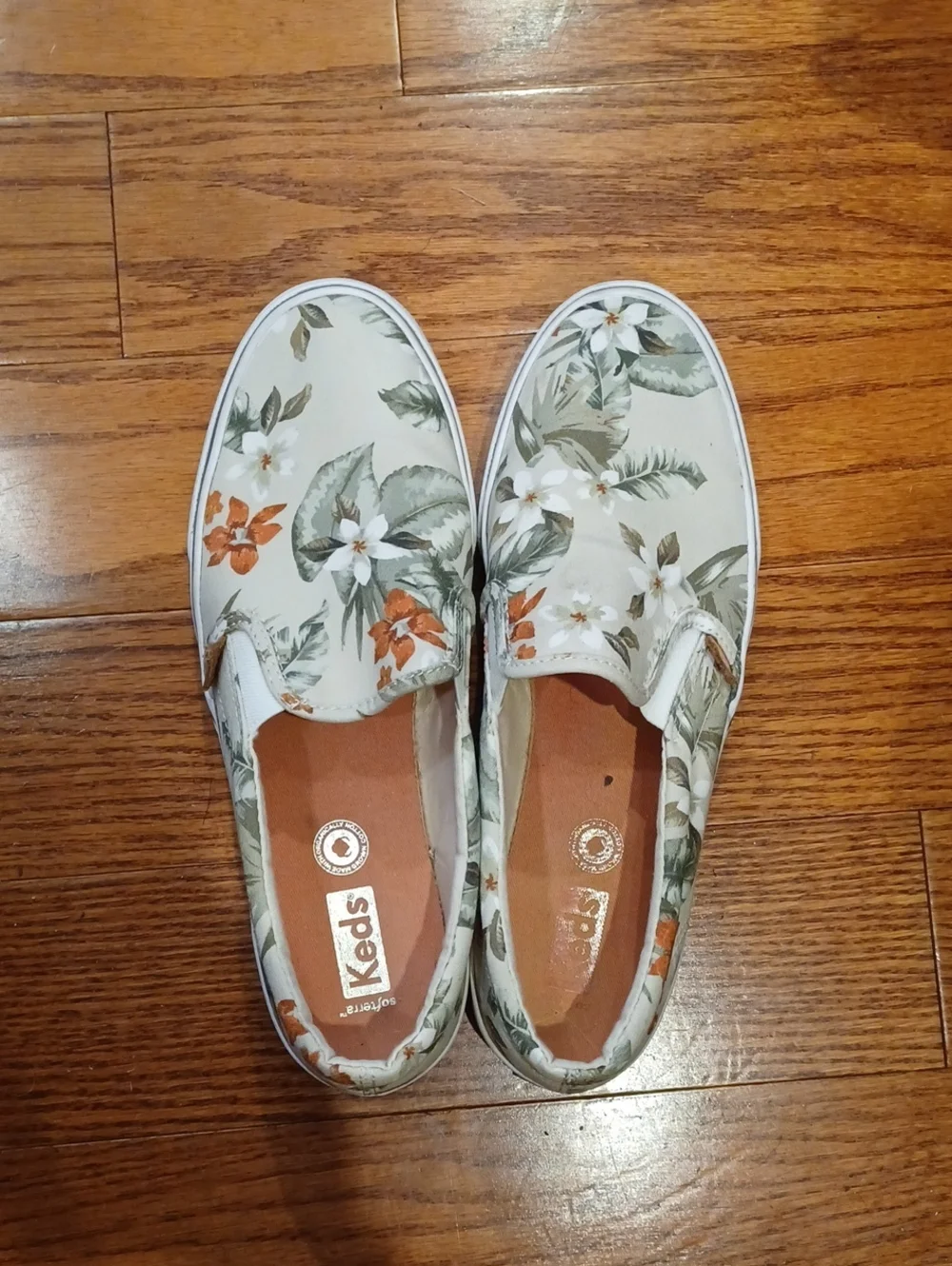 Slip-On Floral Canvas Women's Shoes in Beige Sz 9